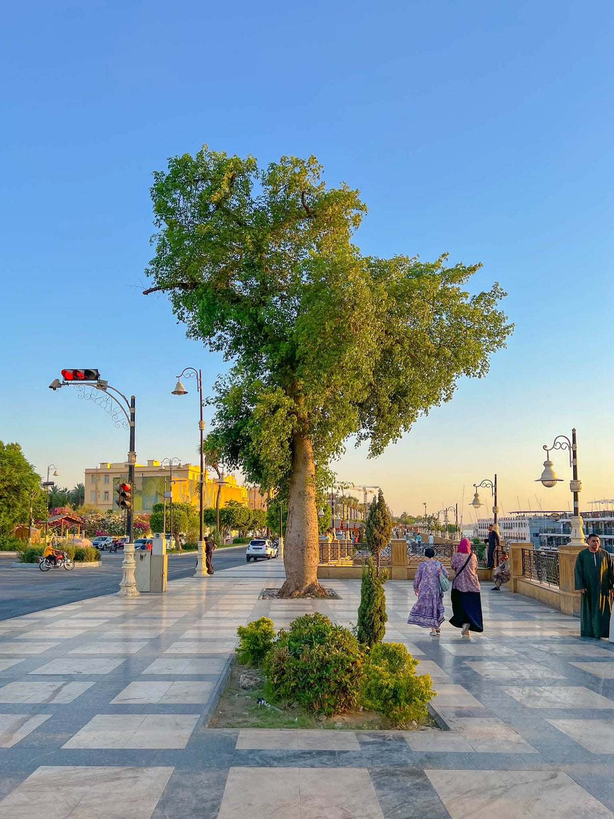 Luxor Corniche Frame – photography wall art | برواز كورنيش الأقصر