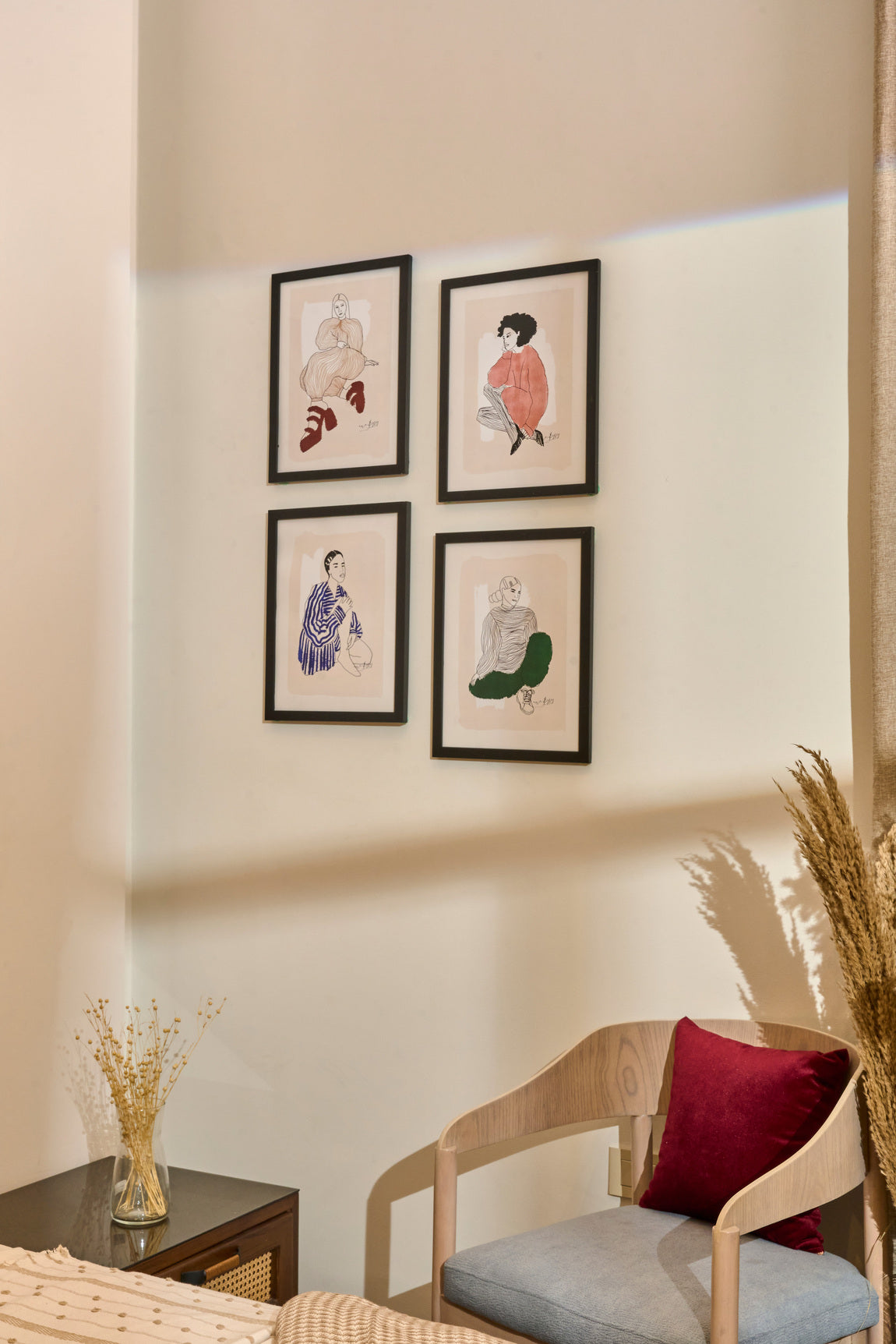 Sit Like a Model Set – gallery wall frame set, photo 4 | طقم اقعدي زي الموديل