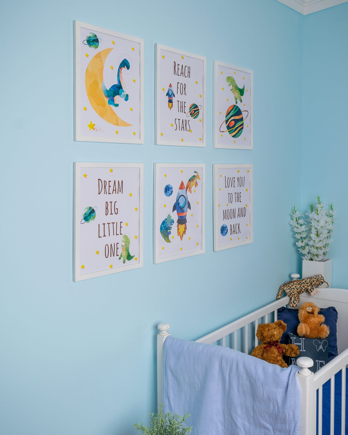 Nursery Set - The Space Dinosaurs – nursery wall art, photo 3 | طقم غرفة الأطفال - ديناصورات الفضاء