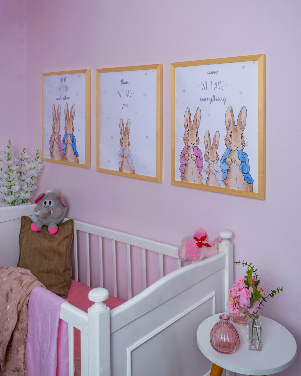 Nursery - The Bunny Family Frame – nursery wall art, photo 3 | طقم غرفة الأطفال - عائلة الأرانب