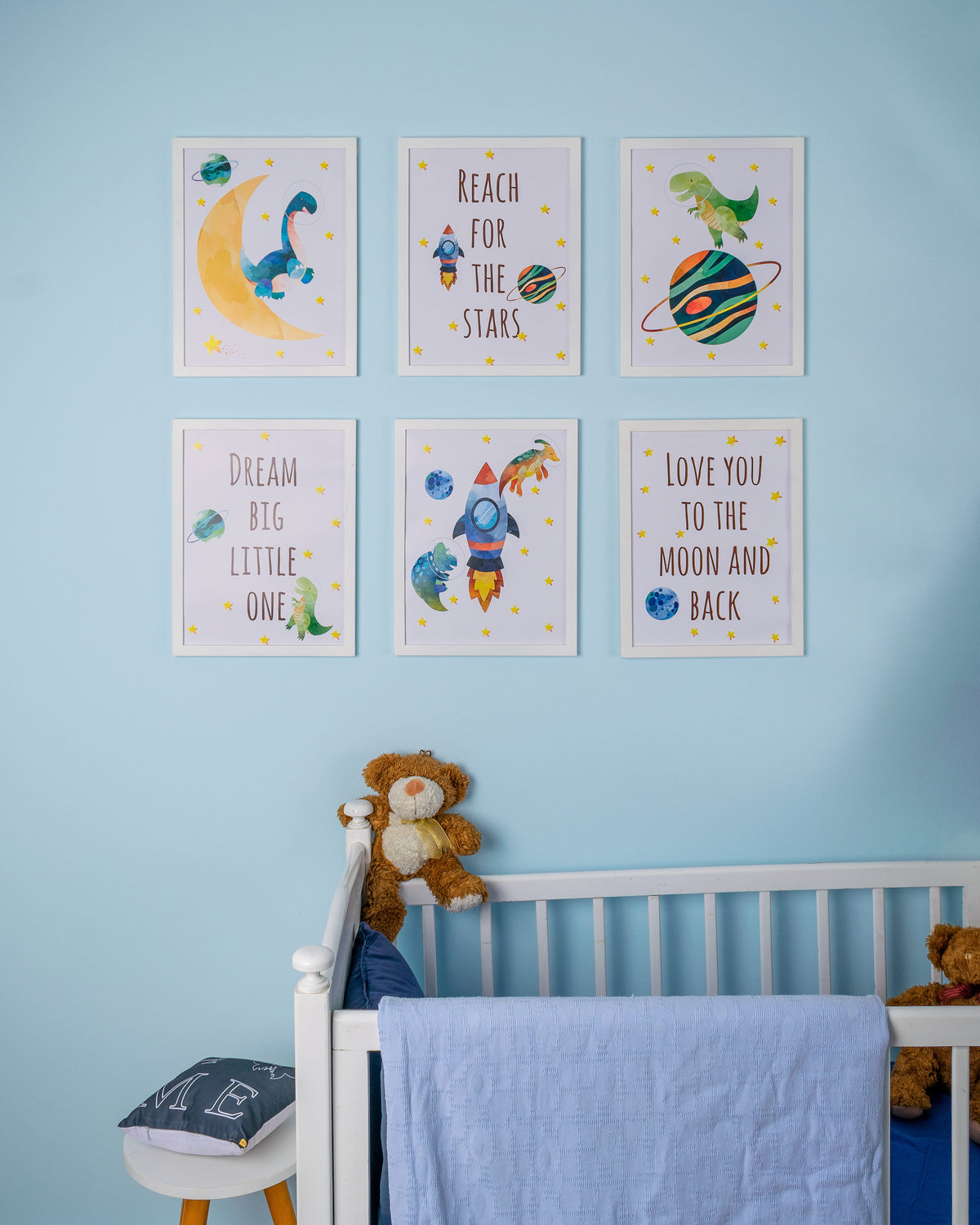 Nursery Set - The Space Dinosaurs – nursery wall art | طقم غرفة الأطفال - ديناصورات الفضاء